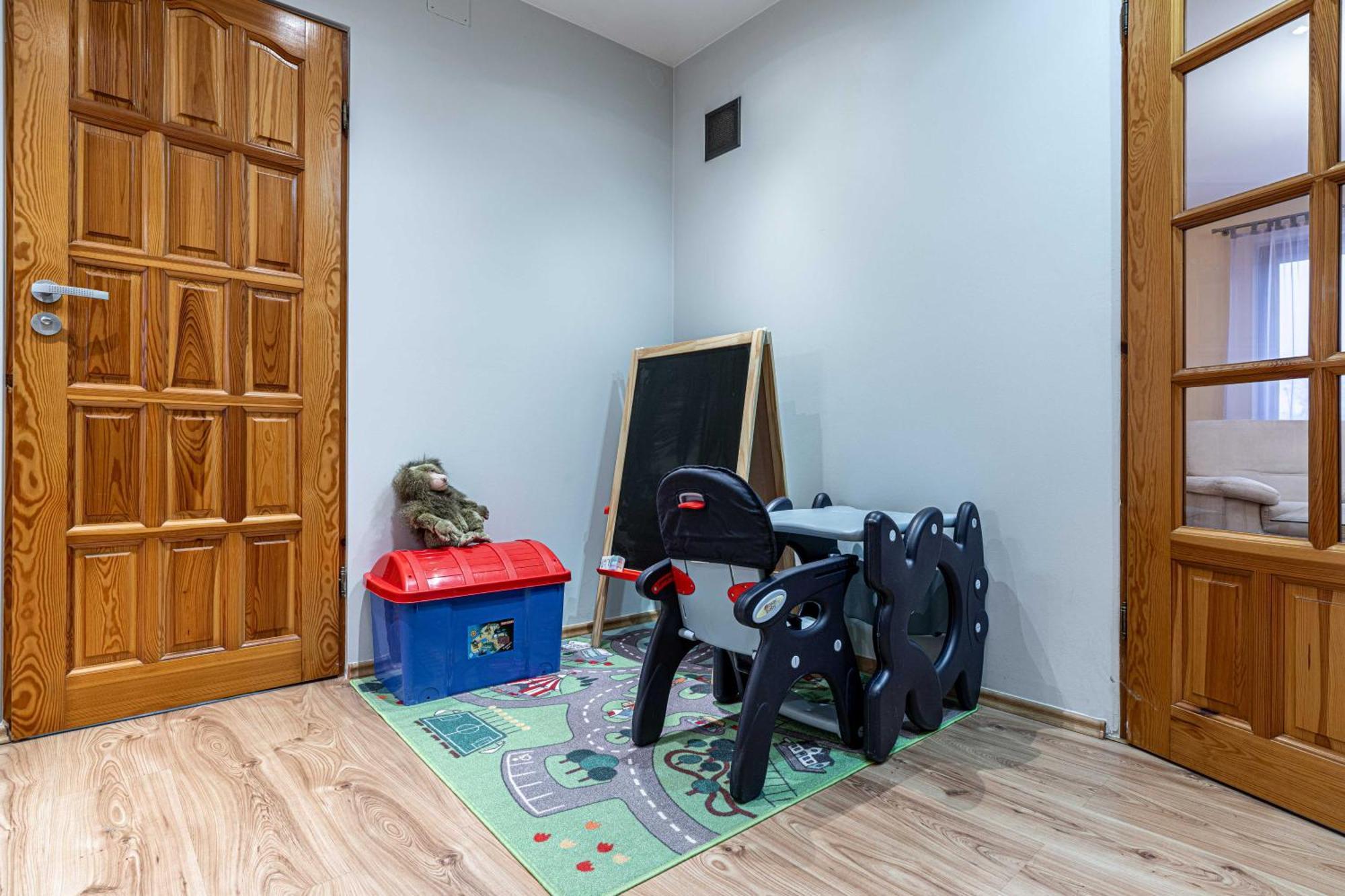 Spora Chata Nowy Targ Exterior photo